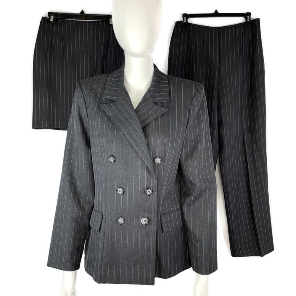 Suits Us Women’s Business/ Formal Attire 3 Piece